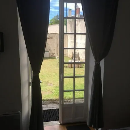 Au Petit Bajocasse - 3 Etoiles Апартаменты *