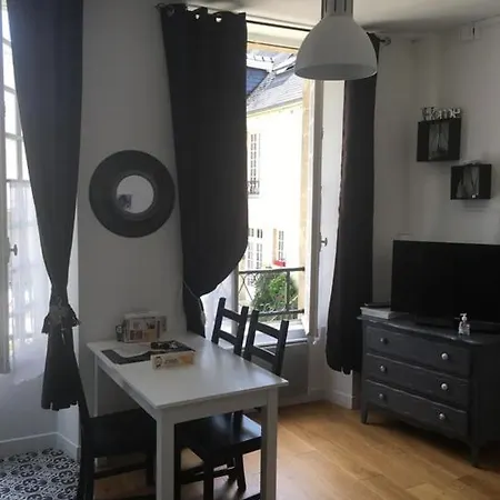 Au Petit Bajocasse - 3 Etoiles Апартаменты *