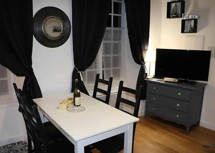 Au Petit Bajocasse - 3 Etoiles * 贝叶