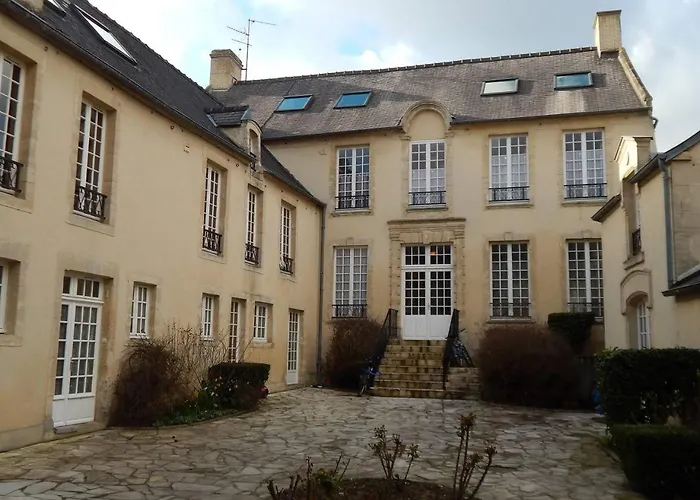 Au Petit Bajocasse - 3 Etoiles 贝叶