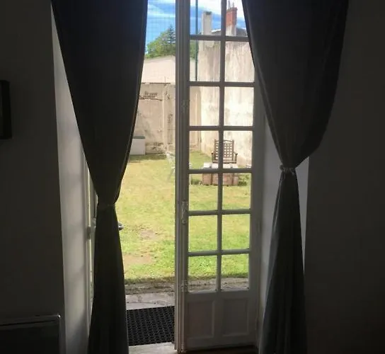 Au Petit Bajocasse - 3 Etoiles 公寓 *