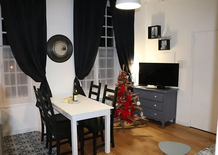 Au Petit Bajocasse - 3 Etoiles 公寓