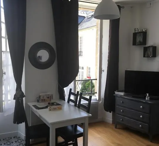 Au Petit Bajocasse - 3 Etoiles 公寓 *